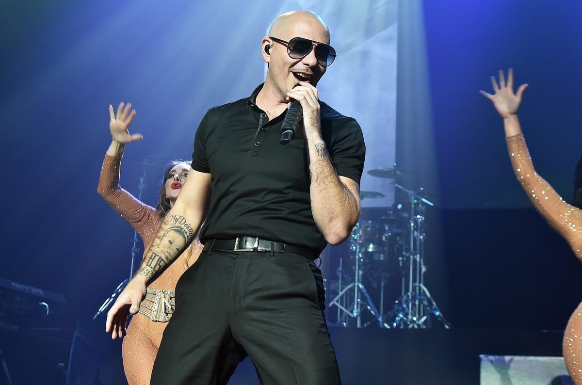 The Video Of Rapper Pitbull With Long Hair Goes Viral And Stitches   Https   Www.billboard.com Wp Content Uploads Media Pitbull June 4 2016 Billboard 1548 1200x794 