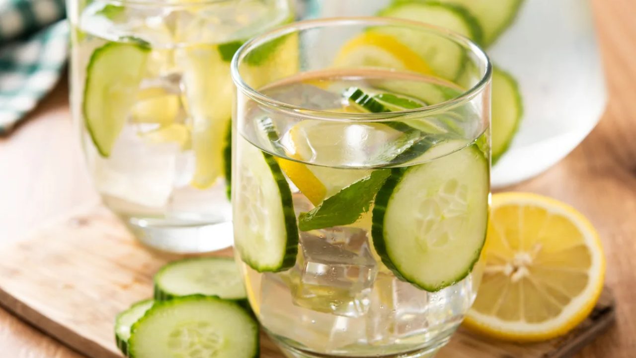 wellhealthorganic.com : how-detox-water-works-in-reducing-weight