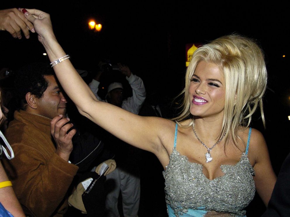 What genuinely transpired with Anna Nicole Smith? Her Extravagant Life: The Loves, Lies, and Lies (Exclusive)