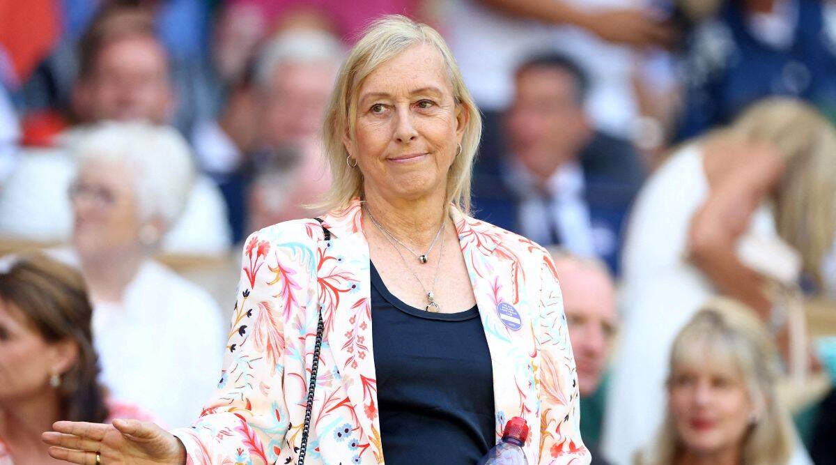 'I Got the All Clear!' says Martina Navratilova in her cancer update.